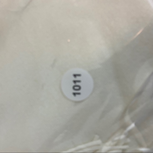 White Rose embroidery shall poncho one size - Picture 5 of 7